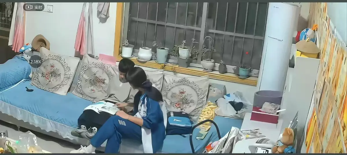 《来自姐姐的爱》无删减完整版在线播放-姐姐管教弟弟真实瞬间暖心合集-来自姐姐的爱高清正片免费观看
